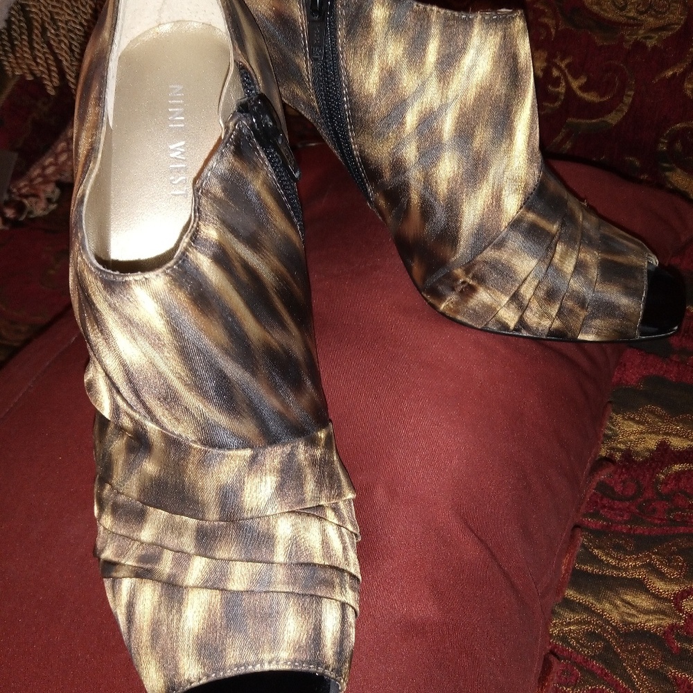 Nine West Peep toe booties